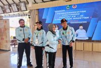 Bupati Magetan Nanik Endang Rusminiarti didampingi Ketua KONI Magetan Bambang Trianto berangkatkan atlet ke Porprov 2025