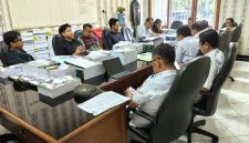 Komisi B DPRD Kabupaten Madiun menggelar rapat dengar pendapat bersama Dinas Sosial dan Dinas Kesehatan Kabupaten Madiun pada Rabu (11/3/2026).