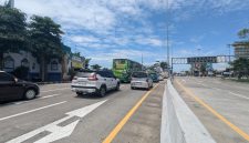 Arus lalu lintas kendaraan di exit tol Dumpil, Madiun, terpantau ramai lancar, Kamis (19/3/2026) siang. 