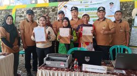 Masyarakat memanfaatkan layanan perpajakan yang disediakan Badan Pendapatan Daerah (Bapenda) Kabupaten Madiun dalam Bahana Bersahaja di Desa Bodag