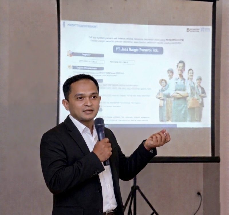 Branch Office Head BRI BO Madiun, Rizky Akbar Trilaksono. 