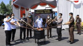 Kejari Kabupaten Madiun musnahkan barang bukti 21 Perkara yang sudah inkracht, Rabu (5/7/2026) 