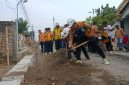 Proyek drainase di Desa Teguhan saat Bahana Bersahaja, Kamis (20/8/2026) 