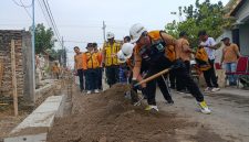 Proyek drainase di Desa Teguhan saat Bahana Bersahaja, Kamis (20/8/2026)