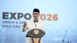 Menteri Haji dan Umrah (Menhaj) Republik Indonesia Mochamad Irfan Yusuf saat membuka Kick Off Manasik Haji Akbar Nasional 2026 di Stadion Wilis, Kota Madiun, Jumat (25/9/2026)