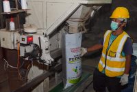Proses pembuatan pupuk organik bersubsidi Petroganik di Kecamatan Pilangkenceng, Kabupaten Madiun