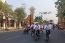 Dua tahun kinerja DPRD Kota Madiun, jajaran legislatif bersama unsur pemerintah daerah dan elemen masyarakat gowes keliling kota, Sabtu (10/10/2026).