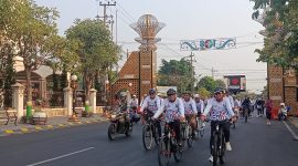 Dua tahun kinerja DPRD Kota Madiun, jajaran legislatif bersama unsur pemerintah daerah dan elemen masyarakat gowes keliling kota, Sabtu (10/10/2026).