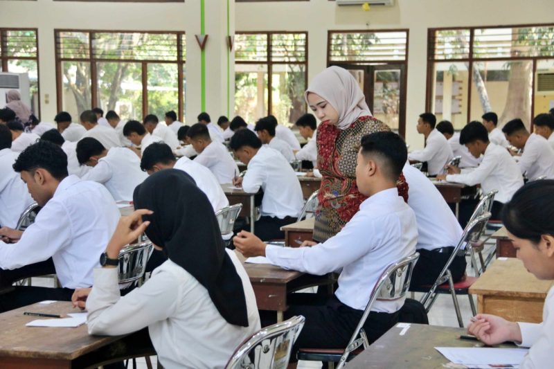 Suasana pelaksanaan tes psikologi rekrutmen eksternal 2026 untuk pelamar tingkat SLTA, D3, dan D4/S1 di Grha Wana Java Perhutani, Madiun, Selasa (20/10/2026).